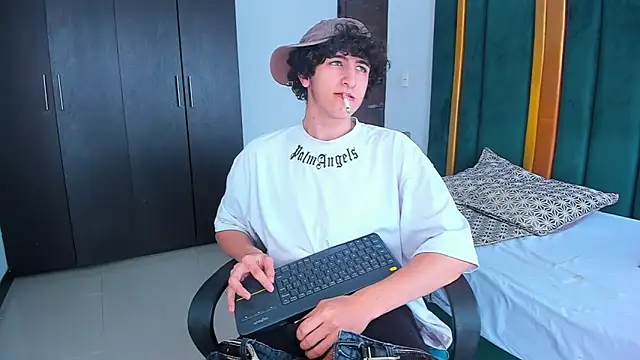 Kerverr  online show from 09/14/25, 05:34