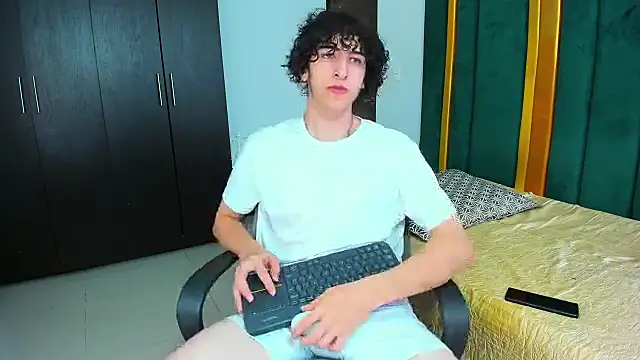 Kerverr  online show from 10/04/25, 10:08