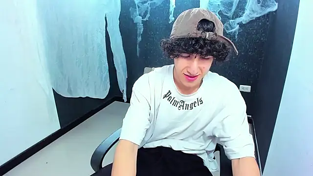 Kerverr  online show from 10/11/25, 08:18