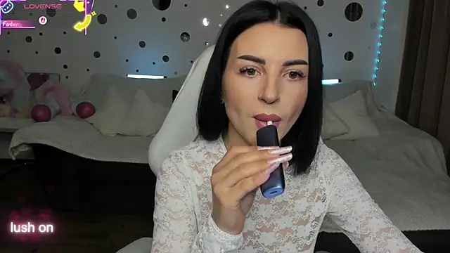 Just Mira  online show from 11/10/25, 06:45