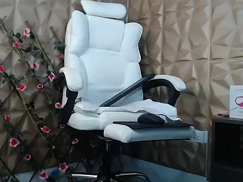 AmiraDulcee online show from 12/27/24, 01:39