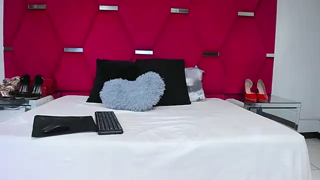 AmiraDulcee online show from 09/23/25, 02:20