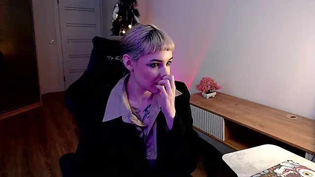 Princess Shy    online show from 02/13/25, 12:54