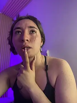 Sophie LS online show from 02/02/25, 02:27