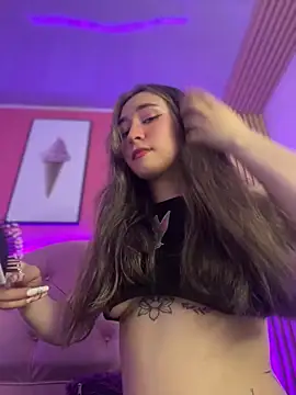 Sophie LS online show from 02/03/25, 05:40