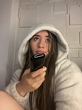 Sophie LS online show from 02/16/25, 07:04