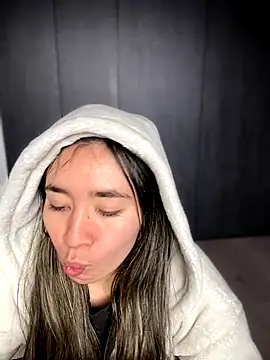 Sophie LS online show from 10/15/25, 07:47