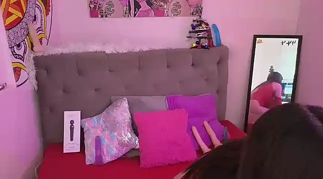 Snapshot of sarawiliamx chatting on 12/12/24, 03:05 sarawiliamx online show from 12/12/24, 03:05