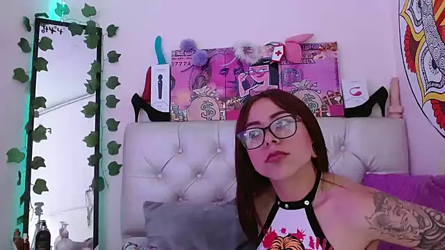 Snapshot of sarawiliamx chatting on 02/18/25, 08:38 sarawiliamx online show from 02/18/25, 08:38