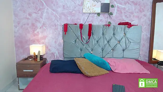 moon hill online show from 10/22/25, 02:23