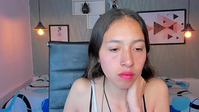 Snapshot of Valeria_roussi chatting on 12/18/24, 02:06 Valeria roussi online show from 12/18/24, 02:06