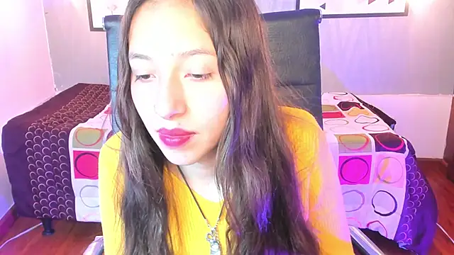 Snapshot of Valeria_roussi chatting on 12/26/24, 08:00 Valeria roussi online show from 12/26/24, 08:00