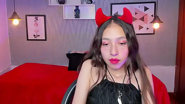 Snapshot of Valeria_roussi chatting on 01/14/25, 08:37 Valeria roussi online show from 01/14/25, 08:37