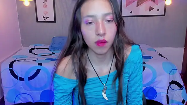 Snapshot of Valeria_roussi chatting on 02/20/25, 05:07 Valeria roussi online show from 02/20/25, 05:07