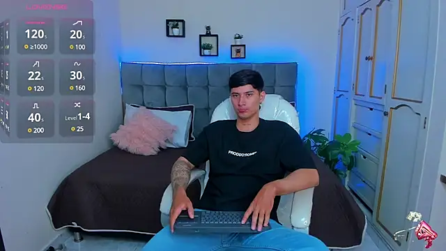 Snapshot of Damian23__ chatting on 01/30/25, 12:27 Damian23 online show from 01/30/25, 12:27