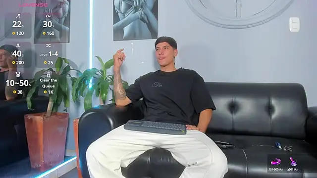 Snapshot of Damian23__ chatting on 02/09/25, 03:11 Damian23 online show from 02/09/25, 03:11