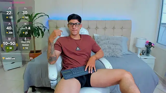 Snapshot of Damian23__ chatting on 02/13/25, 03:46 Damian23 online show from 02/13/25, 03:46