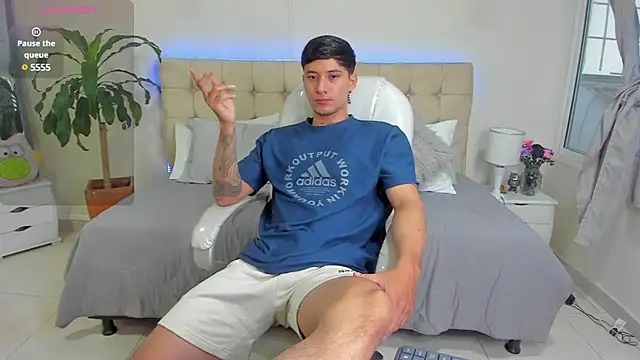 Snapshot of Damian23__ chatting on 02/19/25, 12:55 Damian23 online show from 02/19/25, 12:55