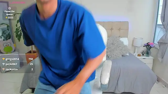 Snapshot of Damian23__ chatting on 02/21/25, 03:54 Damian23 online show from 02/21/25, 03:54