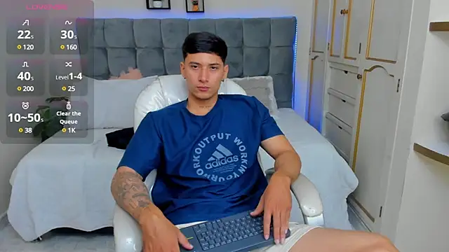 Snapshot of Damian23__ chatting on 03/12/25, 12:57 Damian23 online show from 03/12/25, 12:57