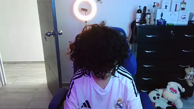 thomascooper7 online show from 10/22/25, 05:34