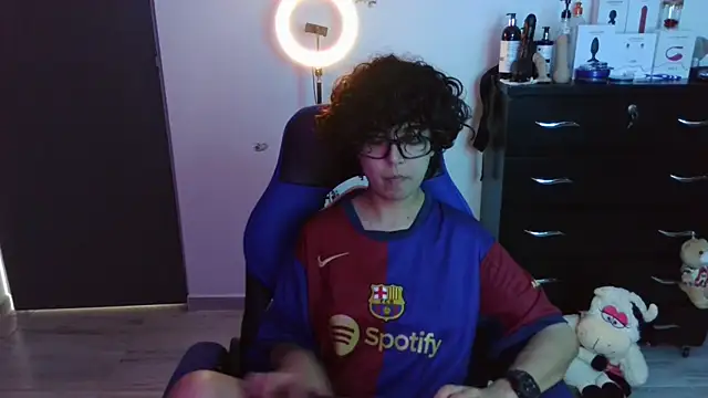 thomascooper7 online show from 10/26/25, 07:09