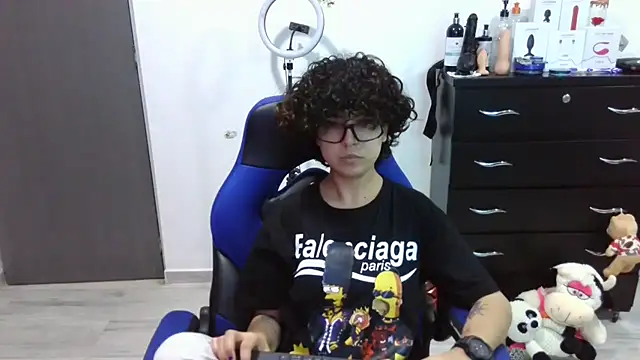 thomascooper7 online show from 10/29/25, 08:43