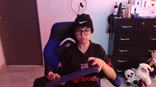 thomascooper7 online show from 11/13/25, 06:40