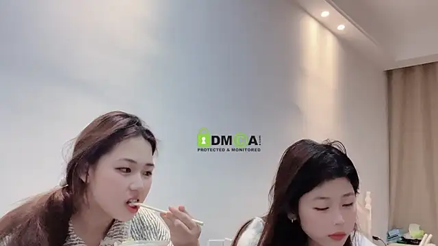 Snapshot of MM_YY_SS chatting on 01/19/25, 10:50 MM YY SS online show from 01/19/25, 10:50