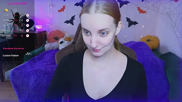 Snapshot of Fluffy_muffin_ chatting on 10/29/25, 09:11 Fluffy muffin online show from 10/29/25, 09:11