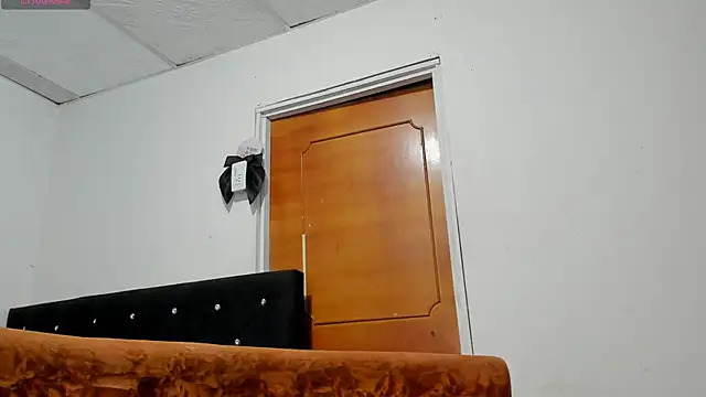 Snapshot of chloe_evanx_ chatting on 01/02/25, 07:18 chloe evanx  online show from 01/02/25, 07:18