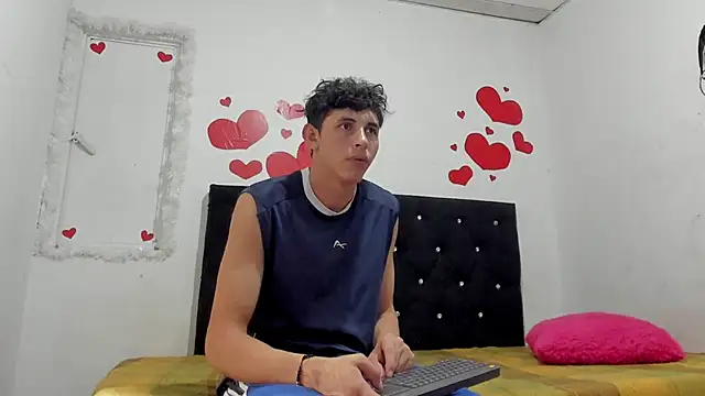 Snapshot of chloe_evanx_ chatting on 03/18/25, 07:10 chloe evanx  online show from 03/18/25, 07:10