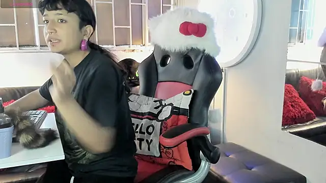 meow mota online show from 11/21/25, 01:21