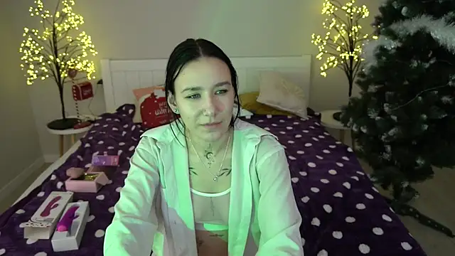 NikkiGoldSide online show from 01/04/25, 07:02