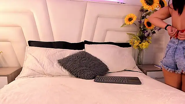 Nessa2905 online show from 09/24/25, 02:37