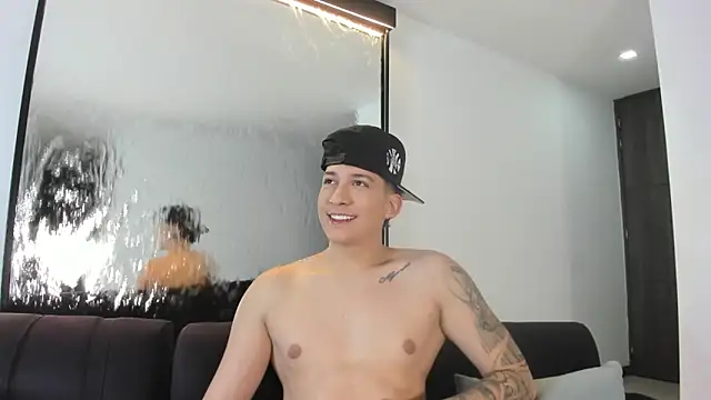 Snapshot of emmanuel_scor chatting on 10/09/25, 12:08 emmanuel scor online show from 10/09/25, 12:08