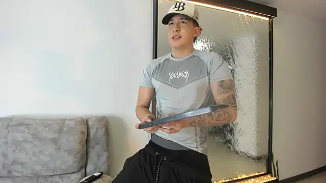 Snapshot of emmanuel_scor chatting on 10/17/25, 05:15 emmanuel scor online show from 10/17/25, 05:15