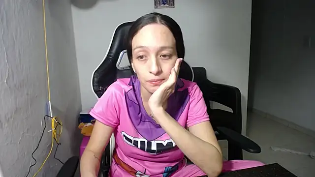 Snapshot of bulma_milk chatting on 03/15/25, 06:47 bulma milk online show from 03/15/25, 06:47