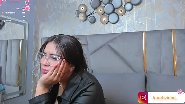 Snapshot of KimDevinne chatting on 02/08/25, 02:47 KimDevinne online show from 02/08/25, 02:47