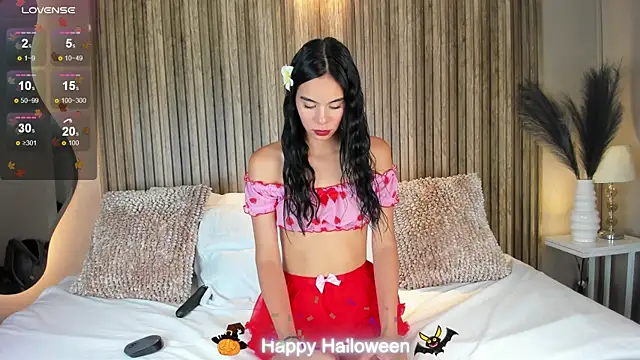 AnahinClar online show from 10/28/25, 05:26