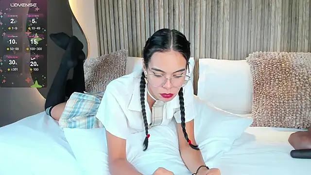 AnahinClar online show from 11/12/25, 05:24