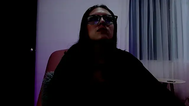 Snapshot of Aurora_blossom__ chatting on 12/21/24, 12:49 Aurora blossom online show from 12/21/24, 12:49