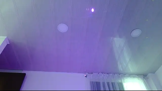 Snapshot of Aurora_blossom__ chatting on 02/27/25, 03:37 Aurora blossom online show from 02/27/25, 03:37