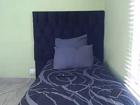 ThickPearlx23 online show from 11/03/25, 07:42