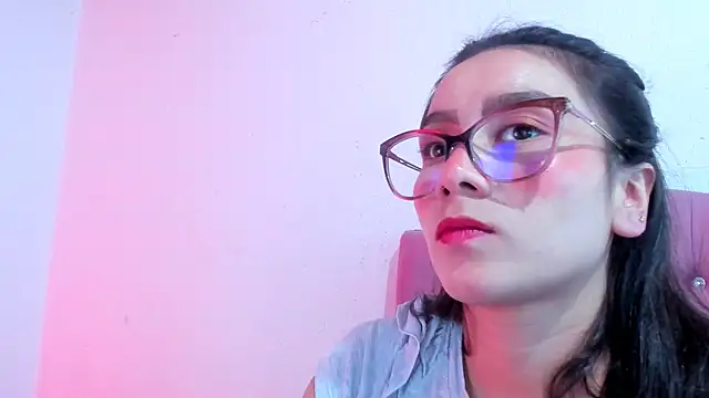 Snapshot of teffy_lee chatting on 12/23/24, 08:03 teffy lee online show from 12/23/24, 08:03