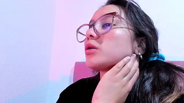 Snapshot of teffy_lee chatting on 02/15/25, 08:22 teffy lee online show from 02/15/25, 08:22