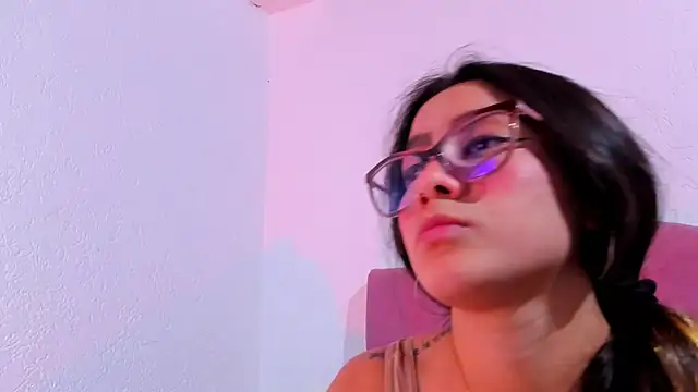 Snapshot of teffy_lee chatting on 02/24/25, 11:41 teffy lee online show from 02/24/25, 11:41