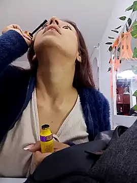 Luci And Sofi online show from 10/09/25, 01:20