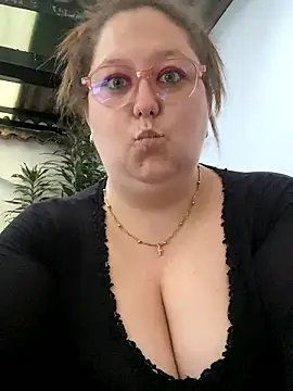 Chloee ep online show from 12/06/24, 10:41