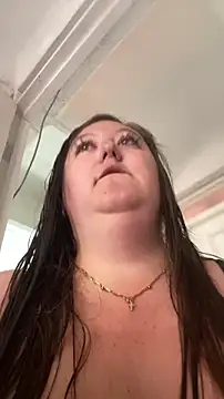 Chloee ep online show from 10/16/25, 04:41